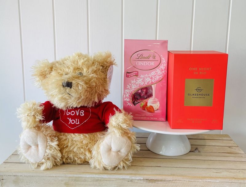 Classic Valentine's Day Gift Pack