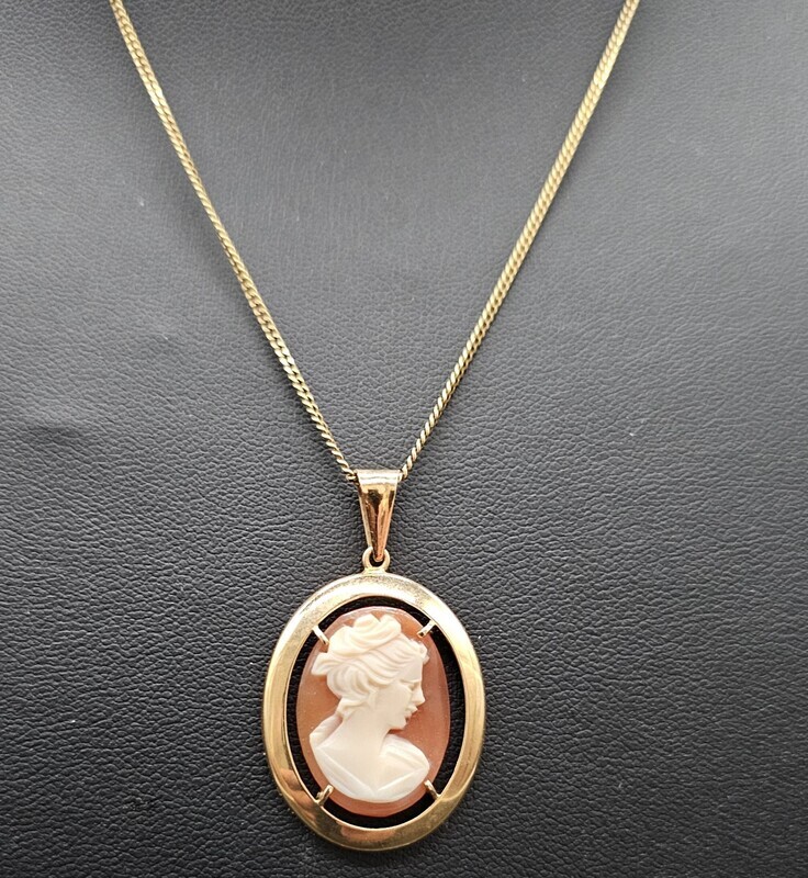 18k Goldkette Gelbgold 42 cm Anhänger Camé Gemme 5,7 Gramm