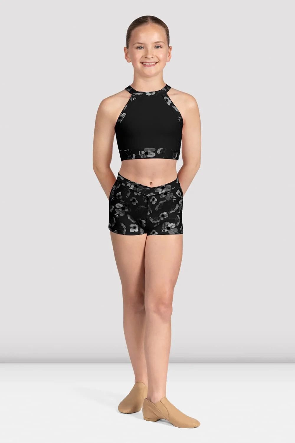 V FRONT PRINTED SHORT-CHILD-, Size: 6X/7, Color: BLK -