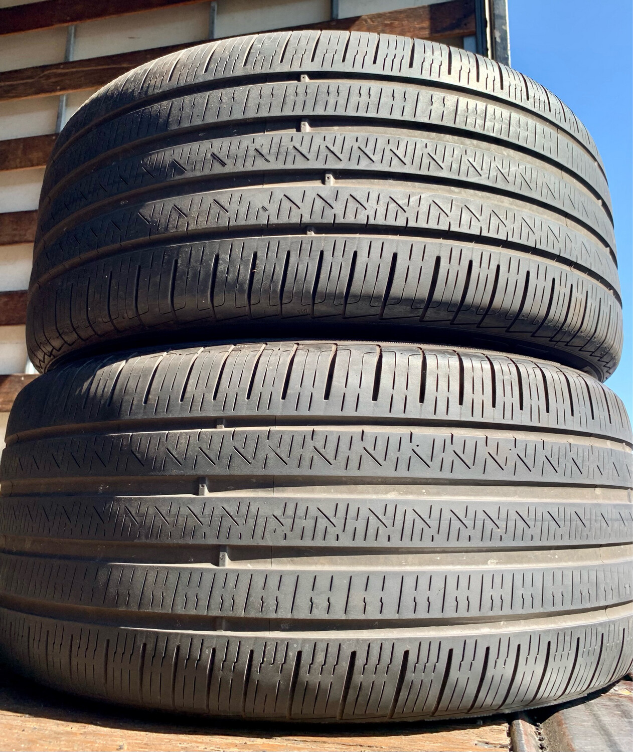 2 USED TIRES 275/40R19 Pirelli CINTURATO P7 A/S RFT WITH 40-50% TREAD LIFE