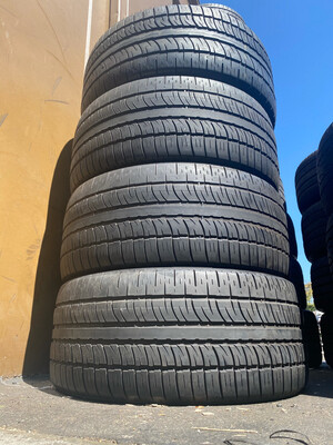 4 USED TIRES 295/40R22 Pirelli SCORPION ZERO WITH 55% TREAD LIFE