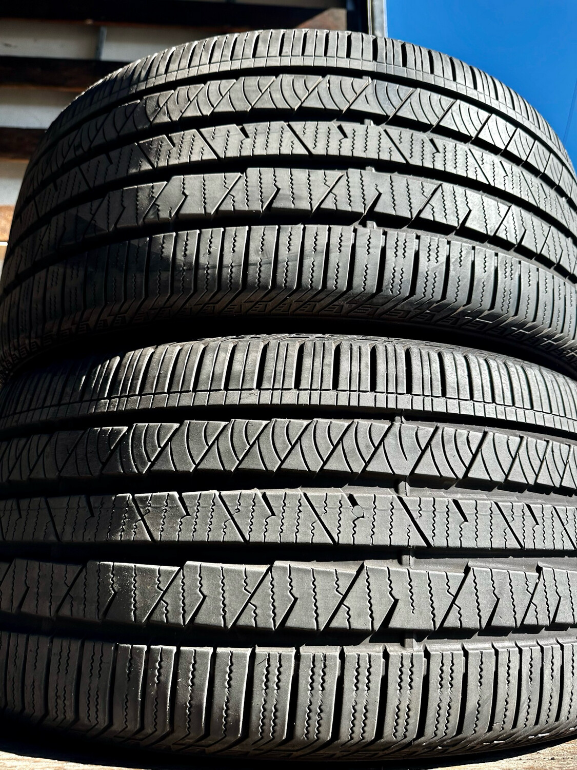 2 USED TIRES Continental CROSS CONTACT LX SPORT WITH 95% TREAD LIFE