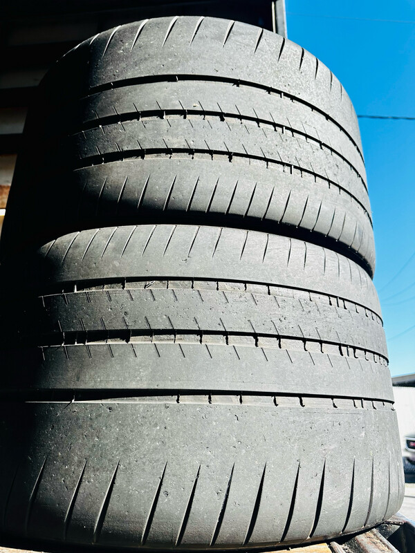 2 USED TIRES Michelin 325/30ZR20 PILOT SPORT CUP 2 WITH 50% TREAD LIFE