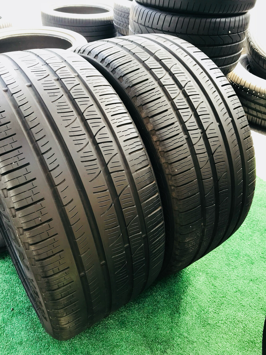2 USED TIRES 295/40R20 SCORPION VERDA All Season WITH 65% TREAD LIFE