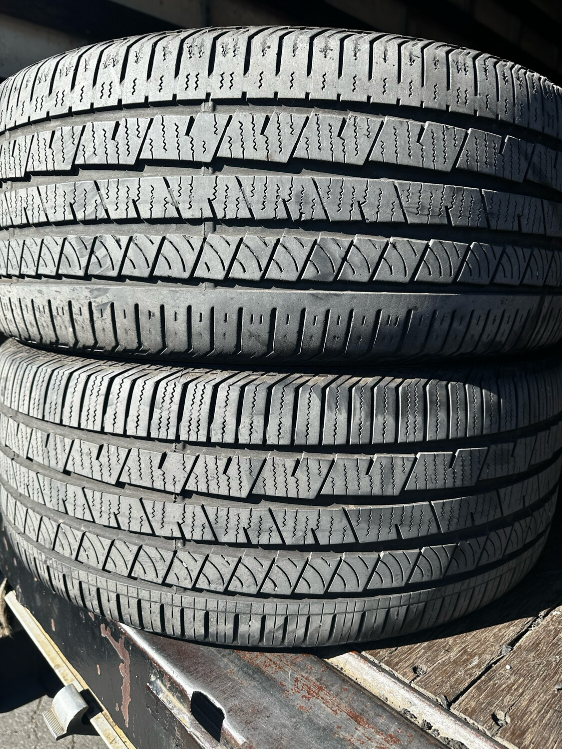 2 USED TIRES 255/45R20 Continental CROSS CONTACT LX SPORT WITH 60% TREAD LIFE