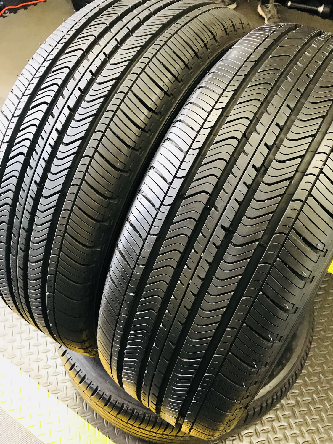 2 USED 215/55R17 Michelin PRIMACY MXV4 WITH 90% TREAD LIFE