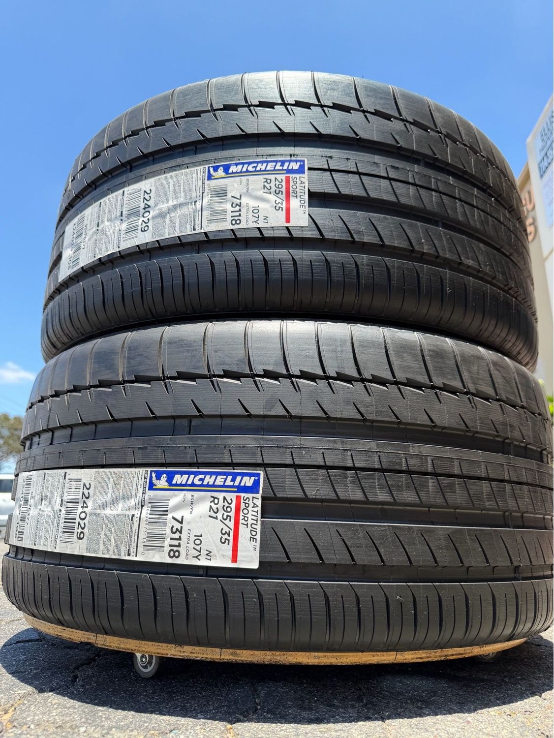 2 BRAND NEW TIRES Michelin 295/35R21 LATITUDE SPORT 3