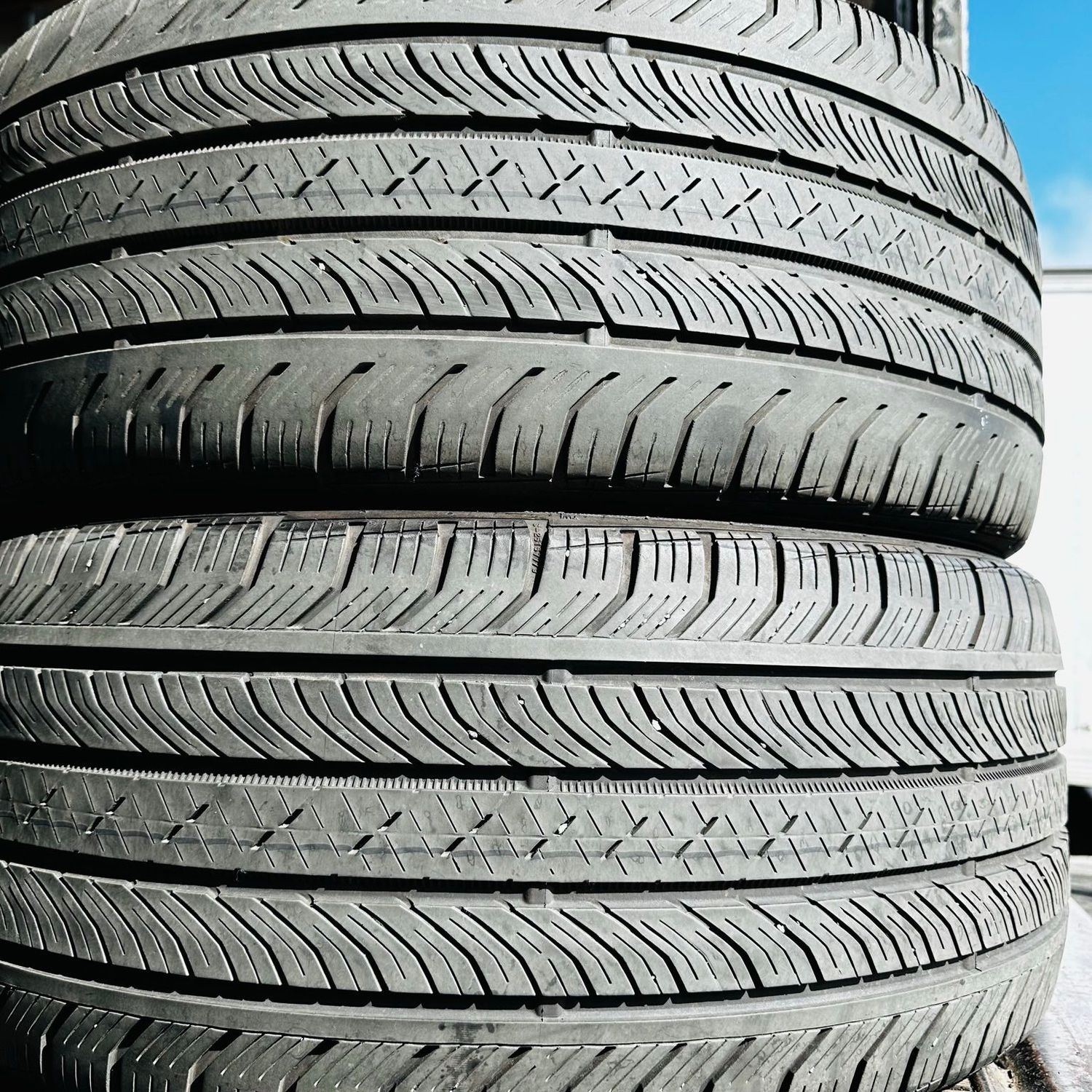 2 USED TIRES Continental 255/40R20 PROCONTACT TX WITH 40-50% TREAD LIFE