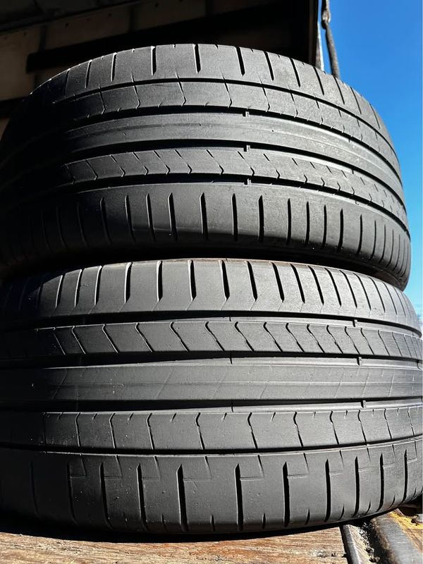 2 USED TIRES Pirelli 265/35R21 P ZERO PZ4 WITH 50-60% TREAD LIFE