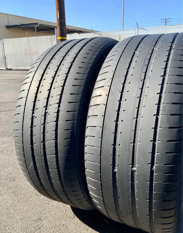 2 USED TIRES Pirelli 285/40R22 P ZERO WITH 40% TREAD LIFE