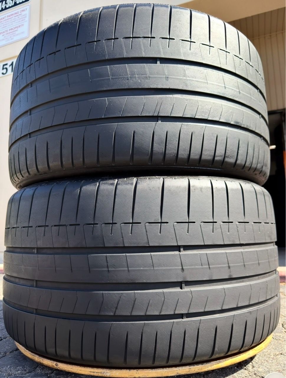 2 USED TIRES Pirelli 325/30ZR21 P ZERO R NA2 WITH 65% TREAD LIFE