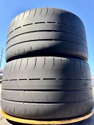 2 USED TIRES Dunlop 295/30R20 SPORT MAXX WITH 40% TREAD LIFE