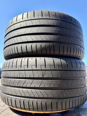 2 USED TIRES Pirelli 315/35ZR22 P ZERO PZ4 WITH 90% TREAD LIFE