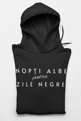 Hanorac regular de bărbați cu imprimeu grafic &quot;NOPȚI ALBE, ZILE NEGRE&quot;, bumbac 100%, negru