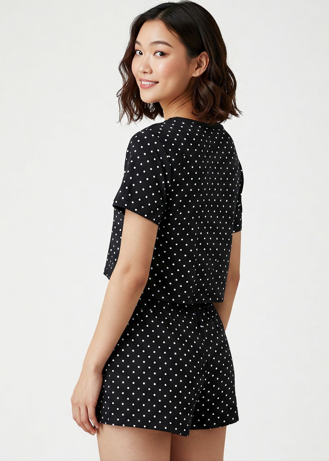 Set Pijama Damă Negru cu Buline Albe - Crop Top și Pantaloni Scurți