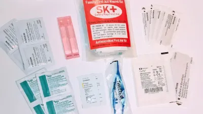 SAFETY KEY FIRST AID KIT