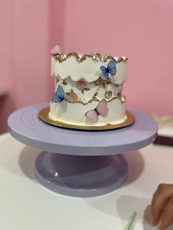CURSO DE TORTAS CON CREMA NIVEL INICIAL 2025
