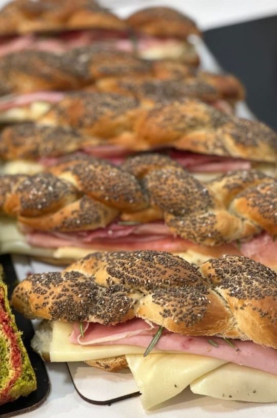 PANADERÍA EMPRENDE CON ESTILO: CLÁSICO Y MODERNO