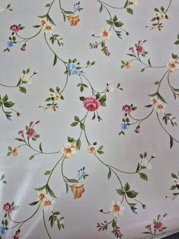 Tablecloth Floral Trail