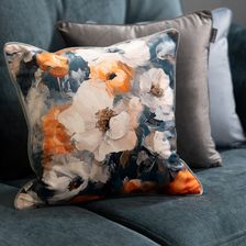 VELVET FLORAL GARLAND