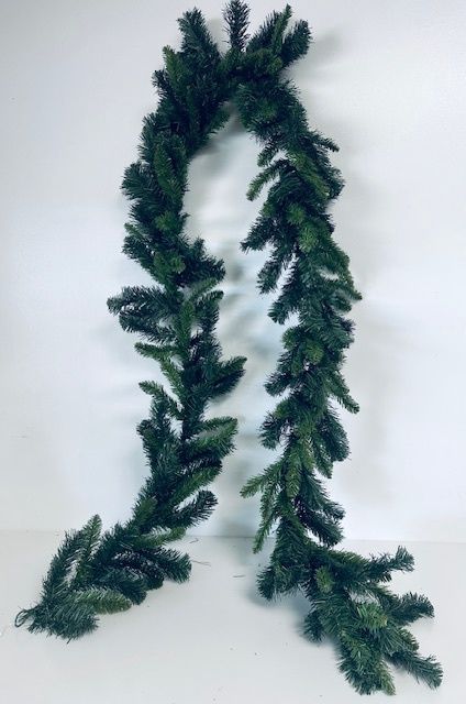 Fresh Banff 9&#39;x12&quot; Garland