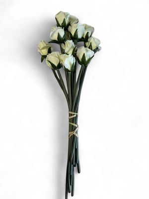 Rose bud bouquet in Cream