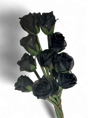 Rose Bud Bouquet in Black