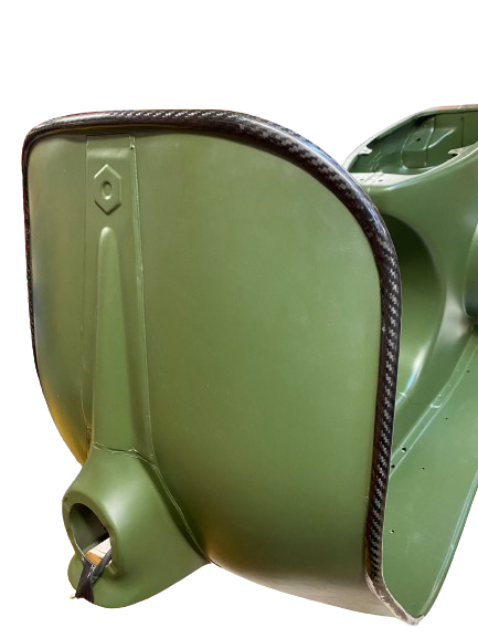 [CRB-033] Bordoscudo vespa 50 special in carbonio