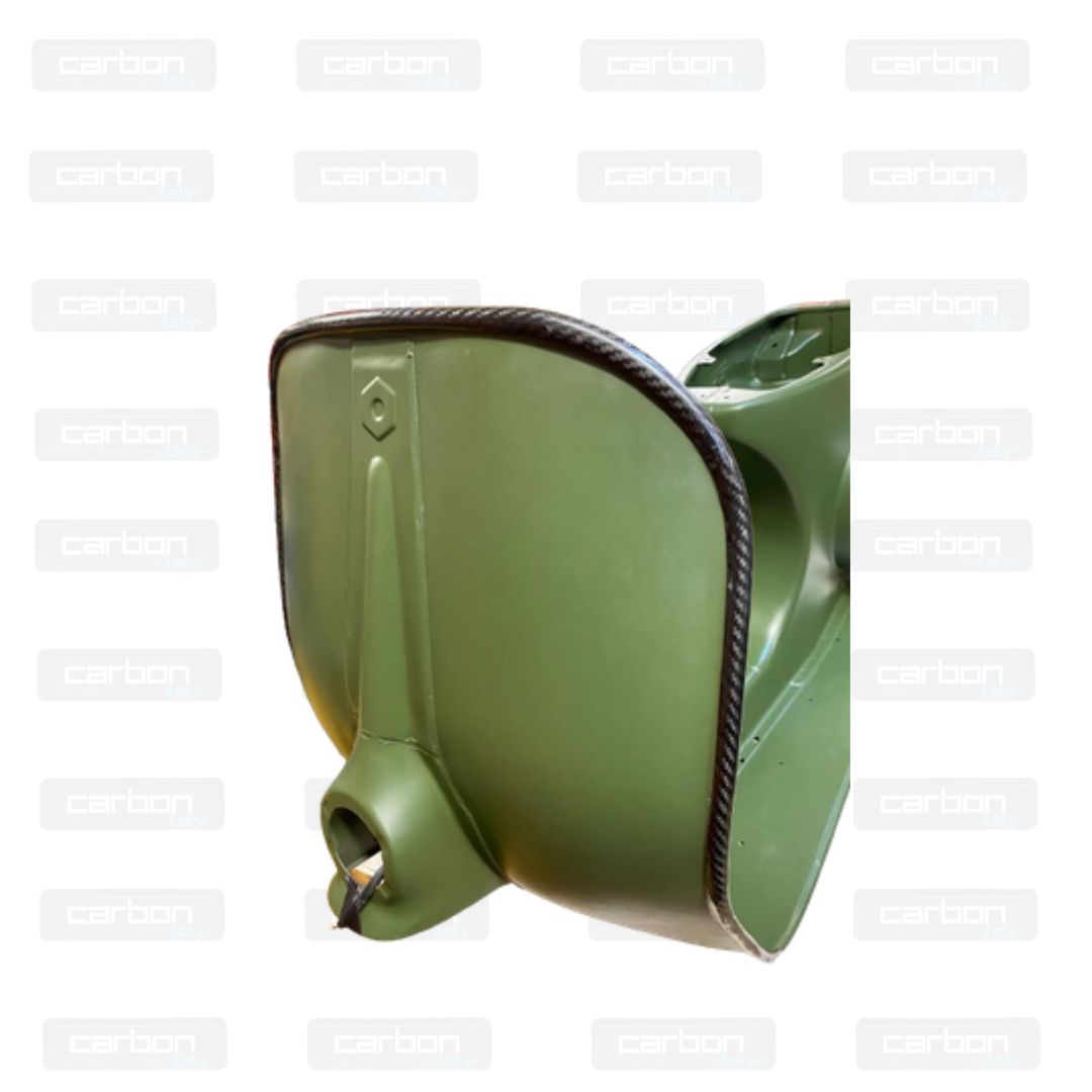 [CRB-033] Bordoscudo vespa 50 special in carbonio