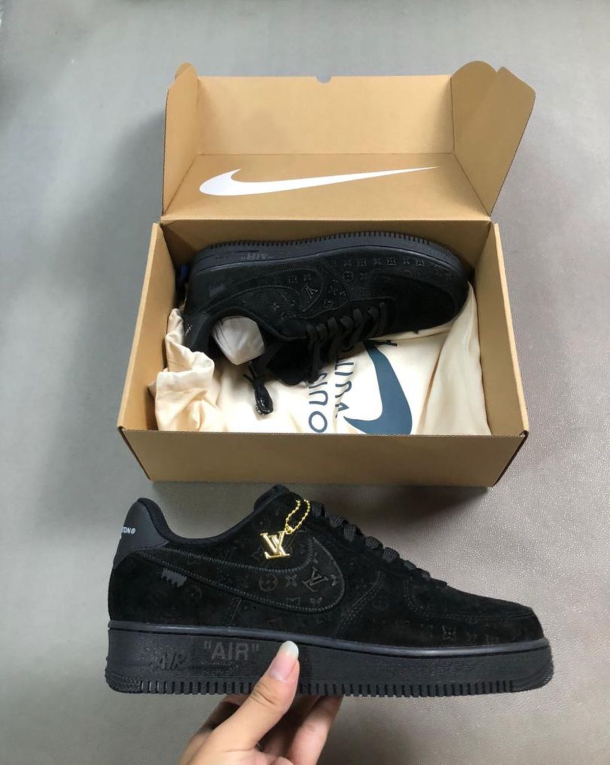 LOUIS VUITTON  X NIKE AIR FORCE 1 Suede Calfskin Monogram Mens Low Top Sneakers 8 Black