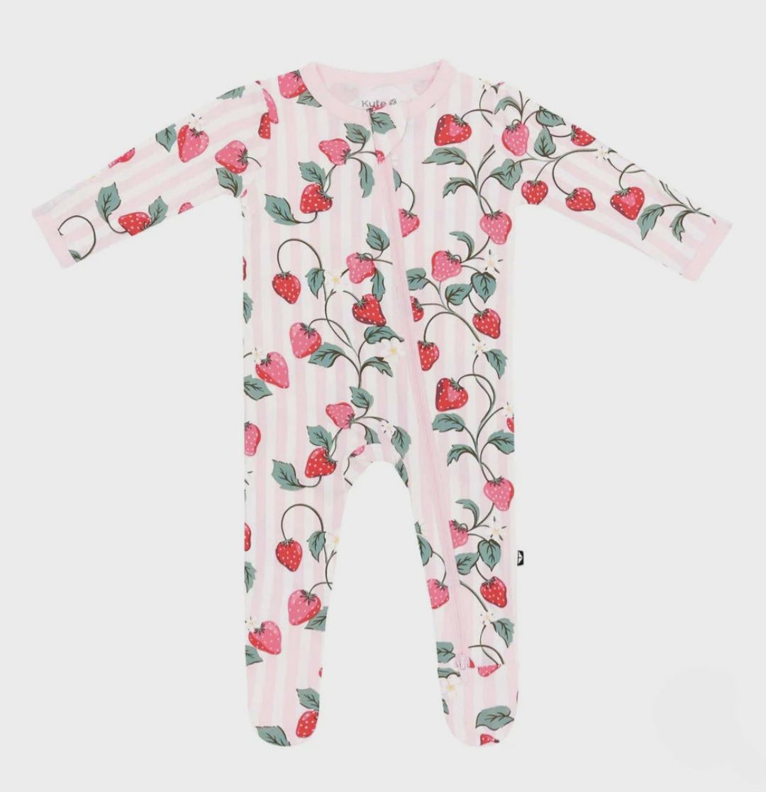 Printed Zip Footie / Strawberry Fields, Size: NB