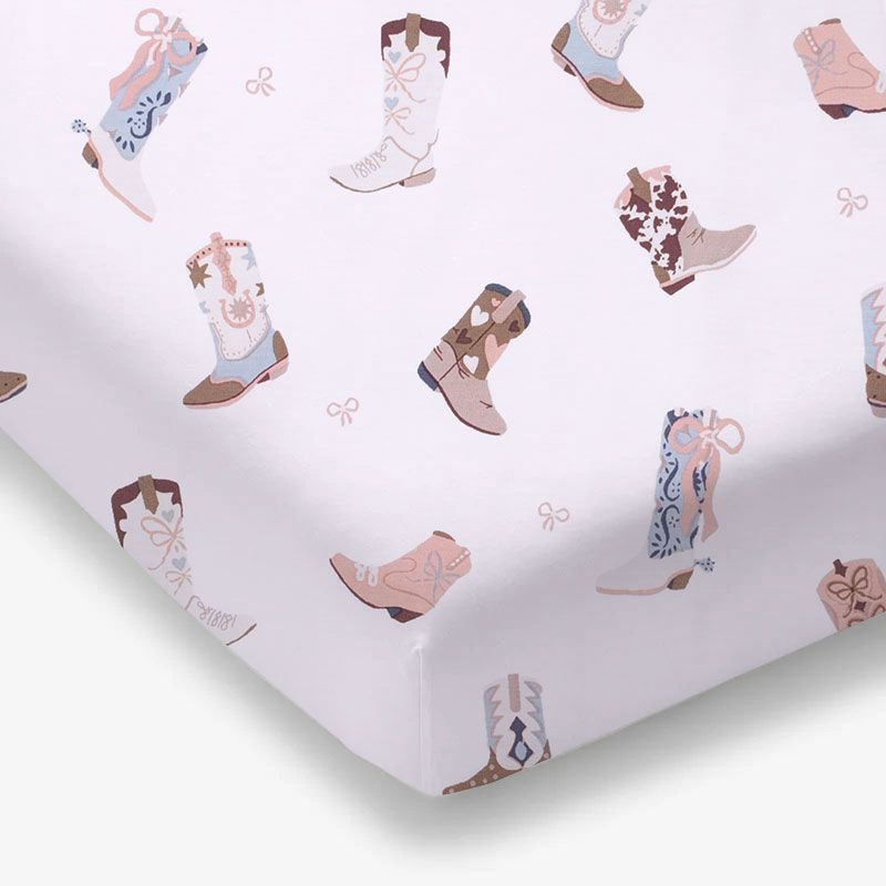 Crib Sheet / Buckarette Boots, Size: 52" x 28"