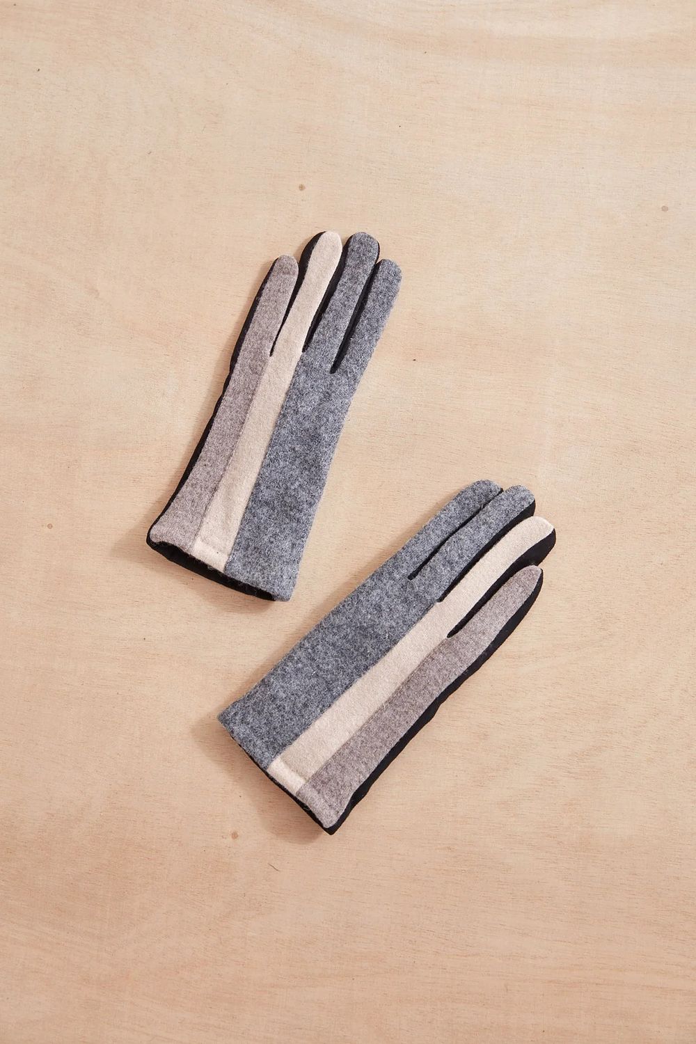 Minimal Color Block Gloves