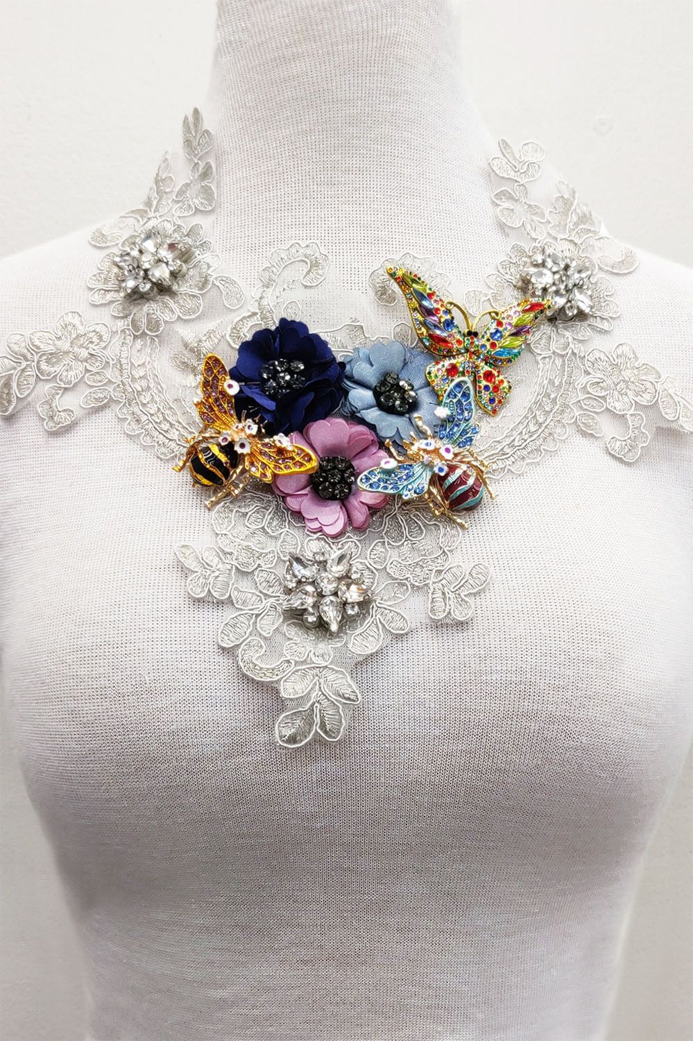 Queen Victorian Necklace