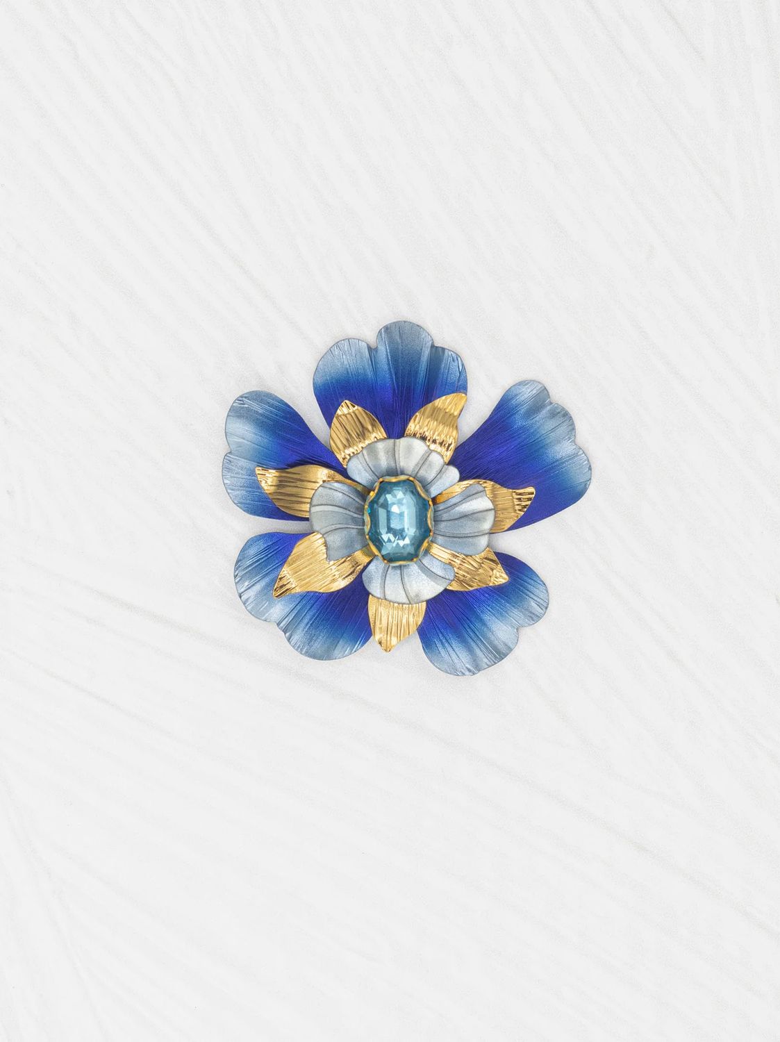 Bountiful Bloom Brooch Bonnie Blue
