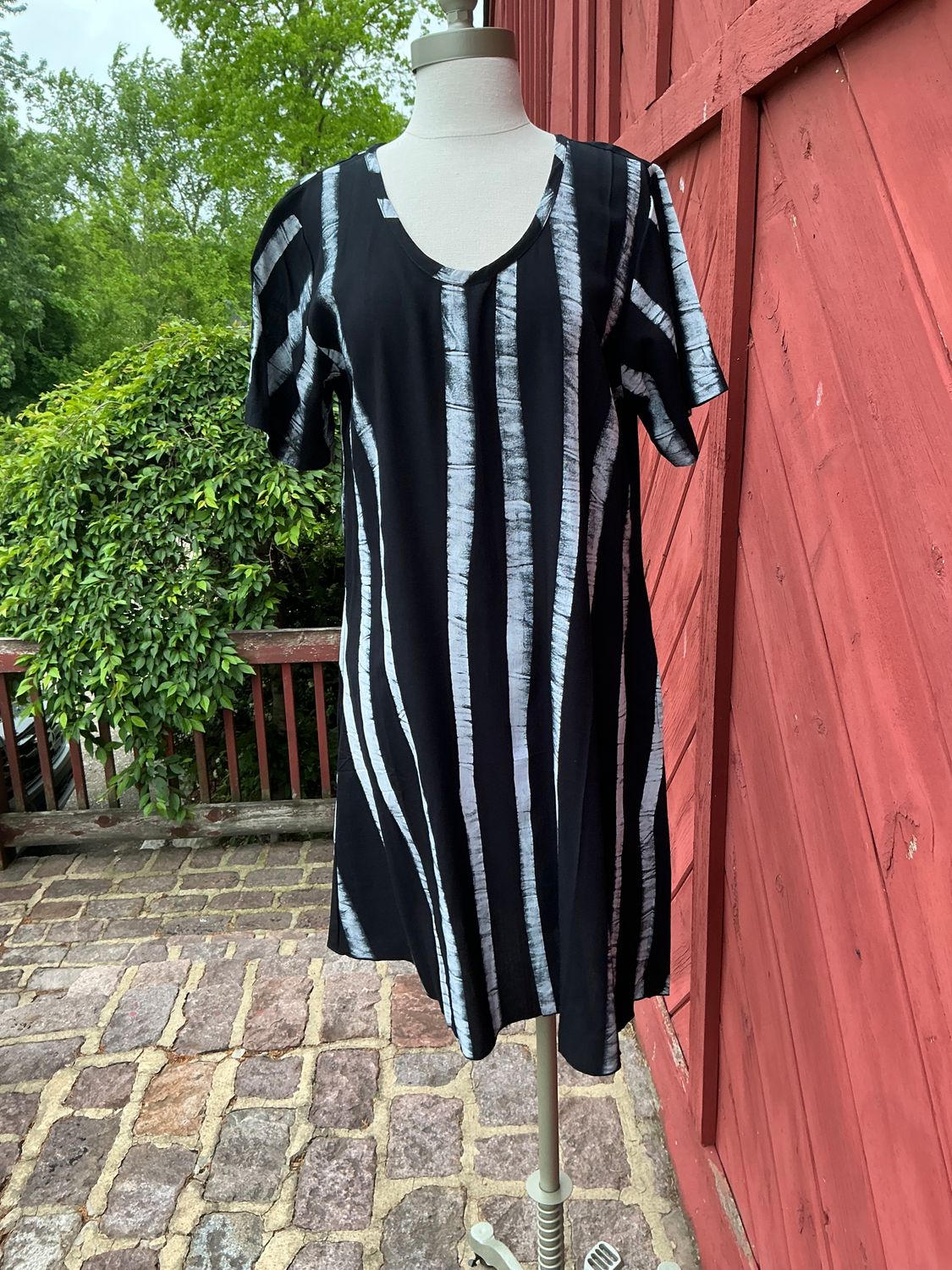 Shift Dress Black and White