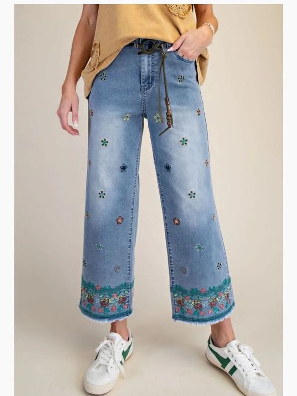 Embroidery Detailing Stretch Jeans