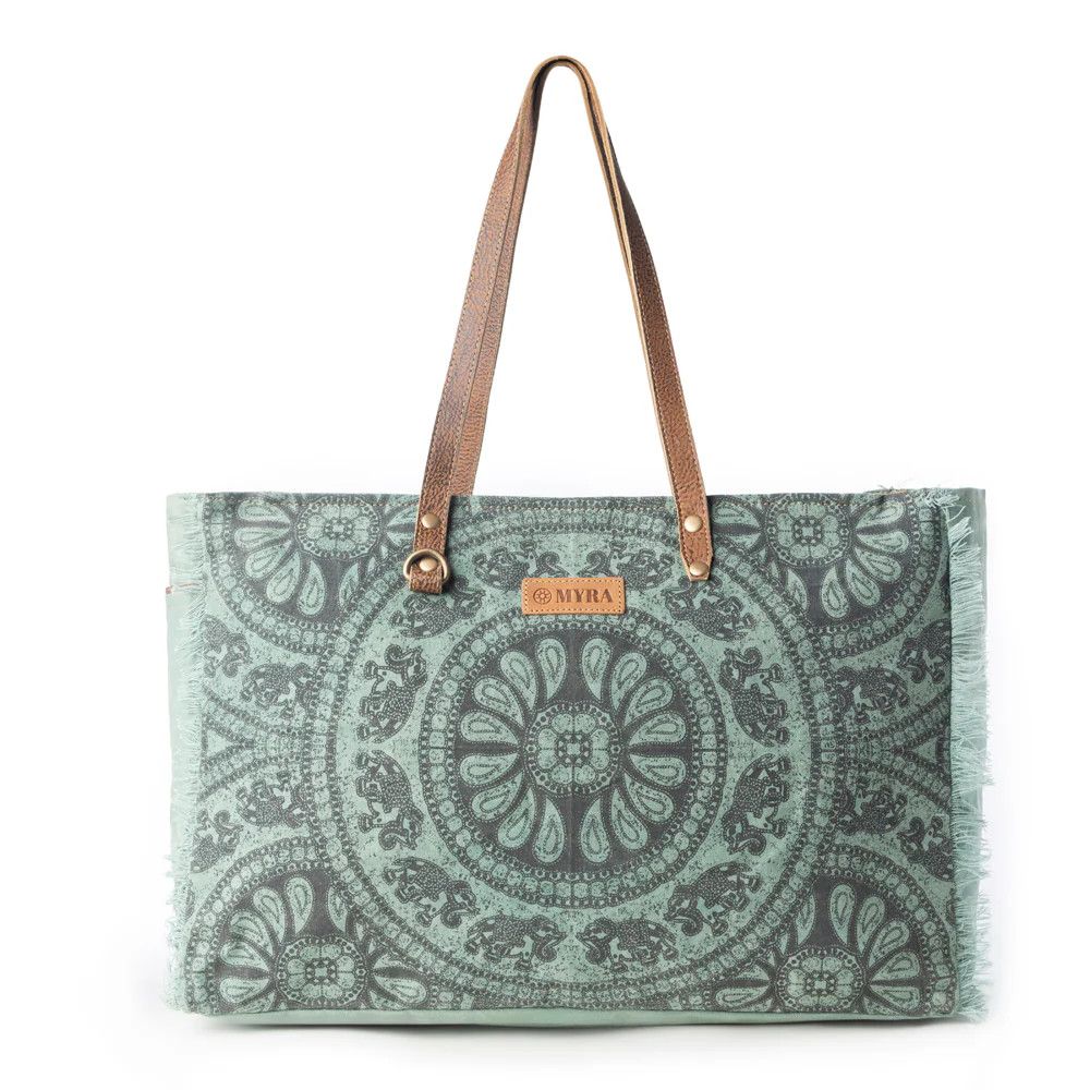Wildtusk Weekender Bag in Green