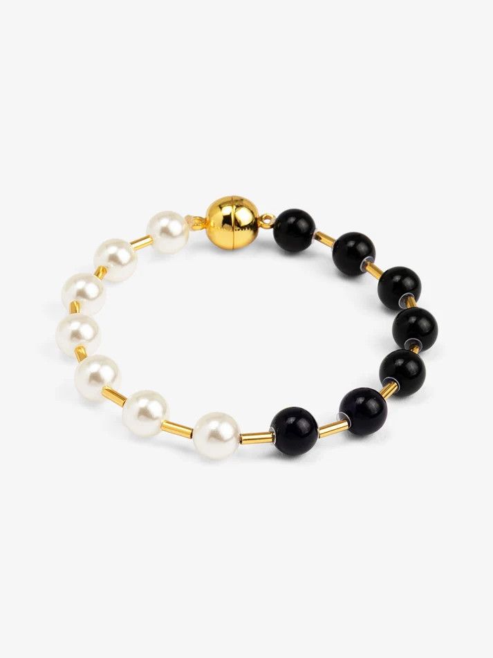 Pearl &amp; Black Bead Magnet Bracelet