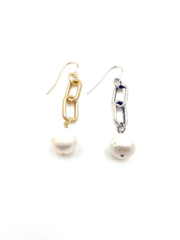 Trek Pearl Earrings*