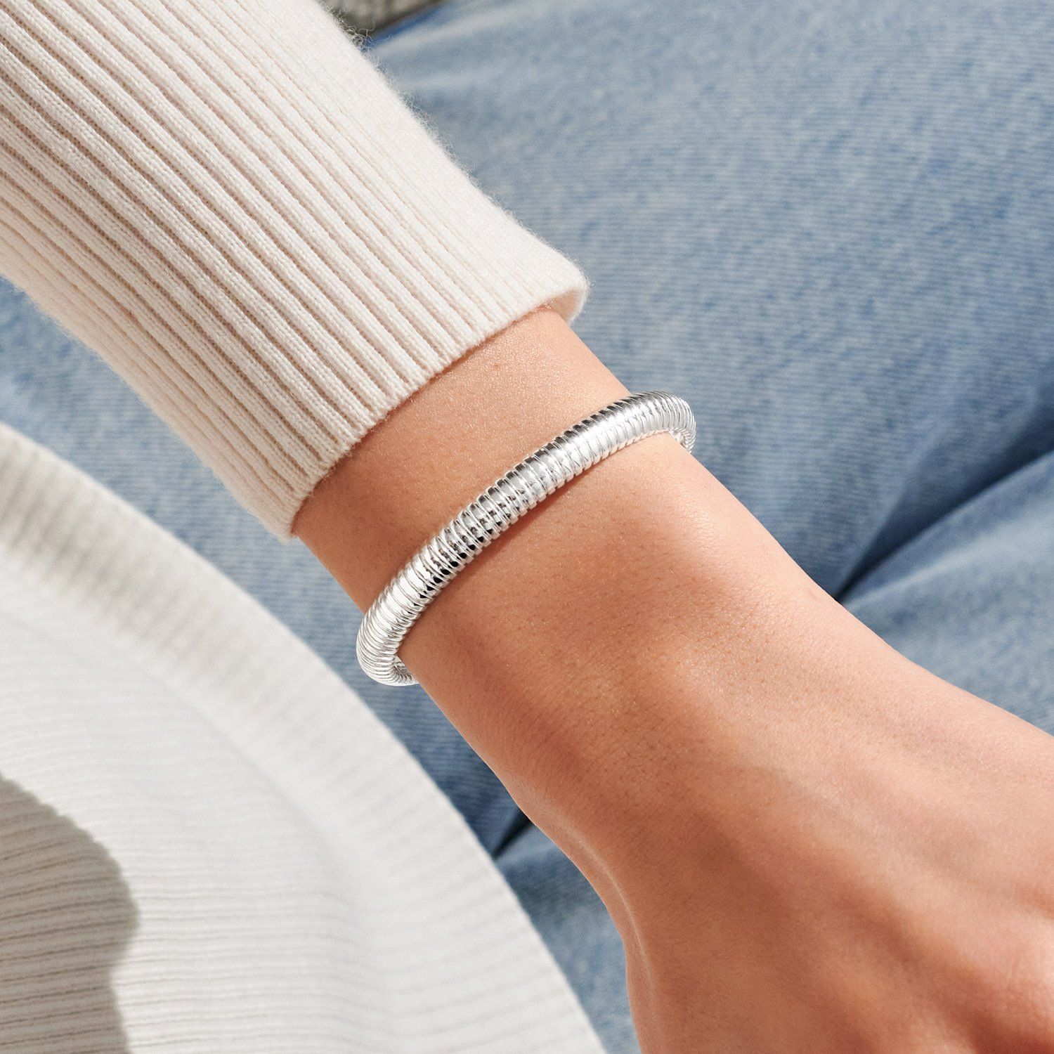Bracelet Bar Textured Bangle