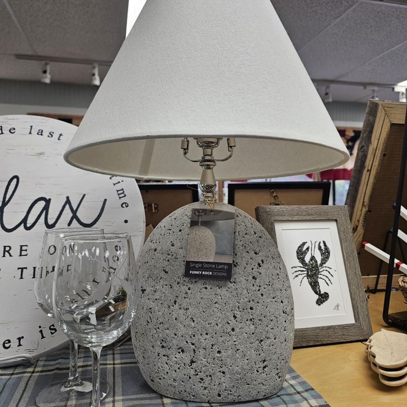 Single Stone Lamp