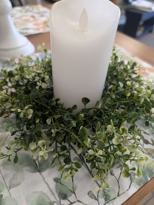 Cream Tipped Baby’s Grass Candle Ring 3”
