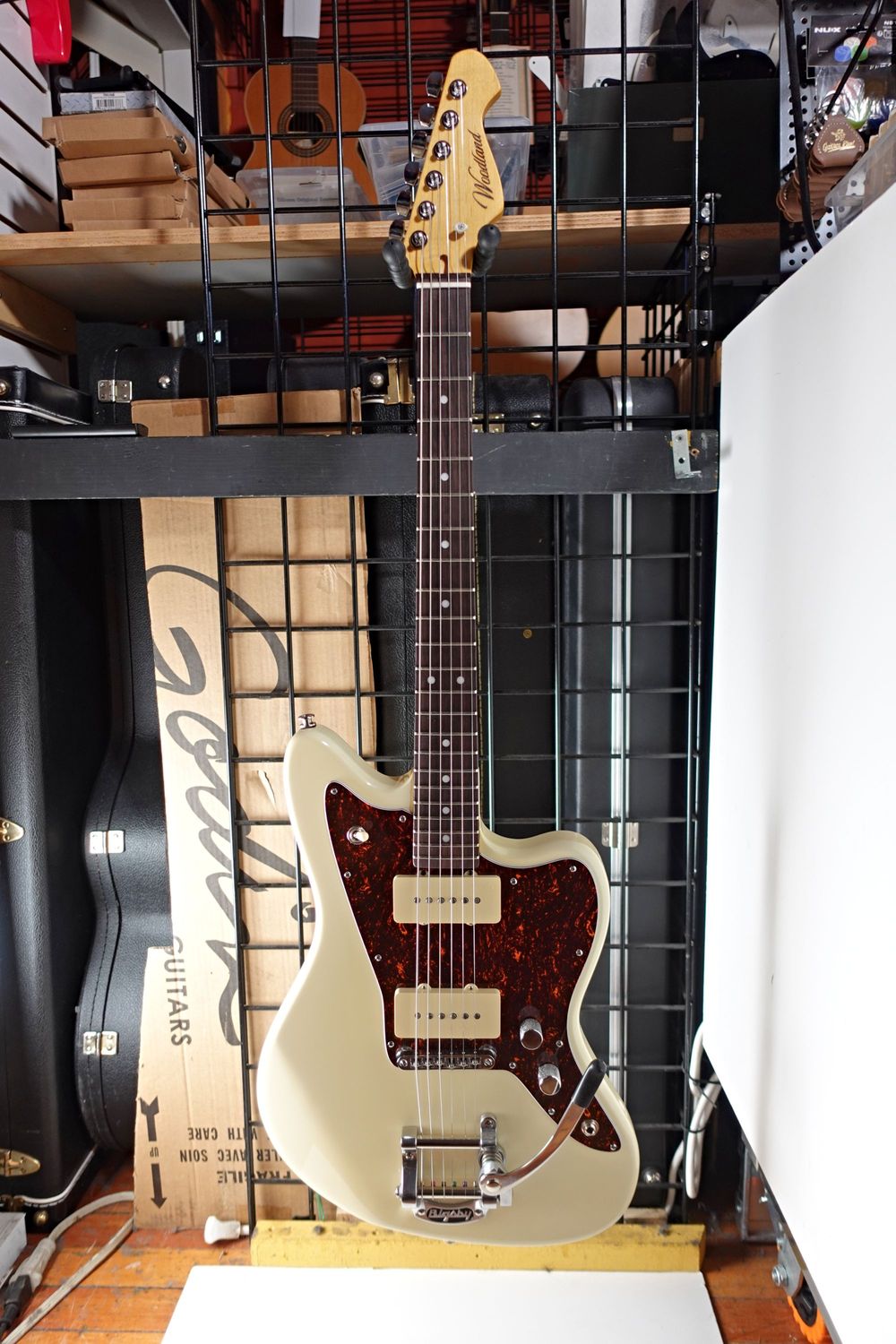 2026 Woodland JM - Aged Olympic White w/ Gator Offset Case