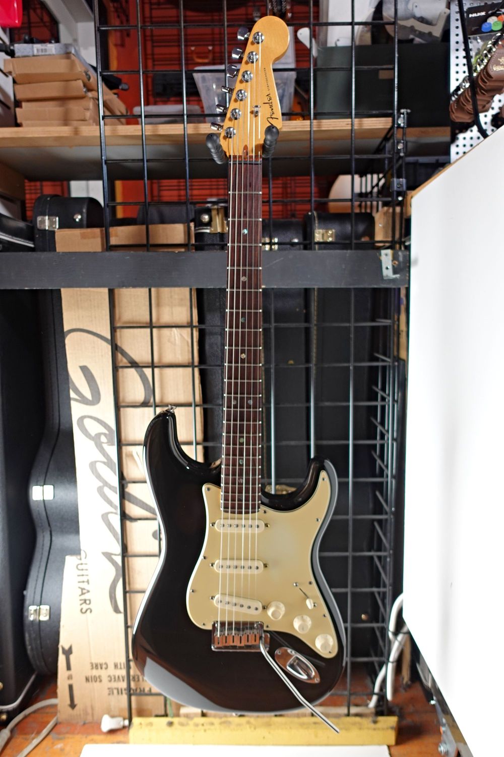 2007 Fender American Deluxe Stratocaster Montego Black w/ HSC - Guitars Plus Rescue