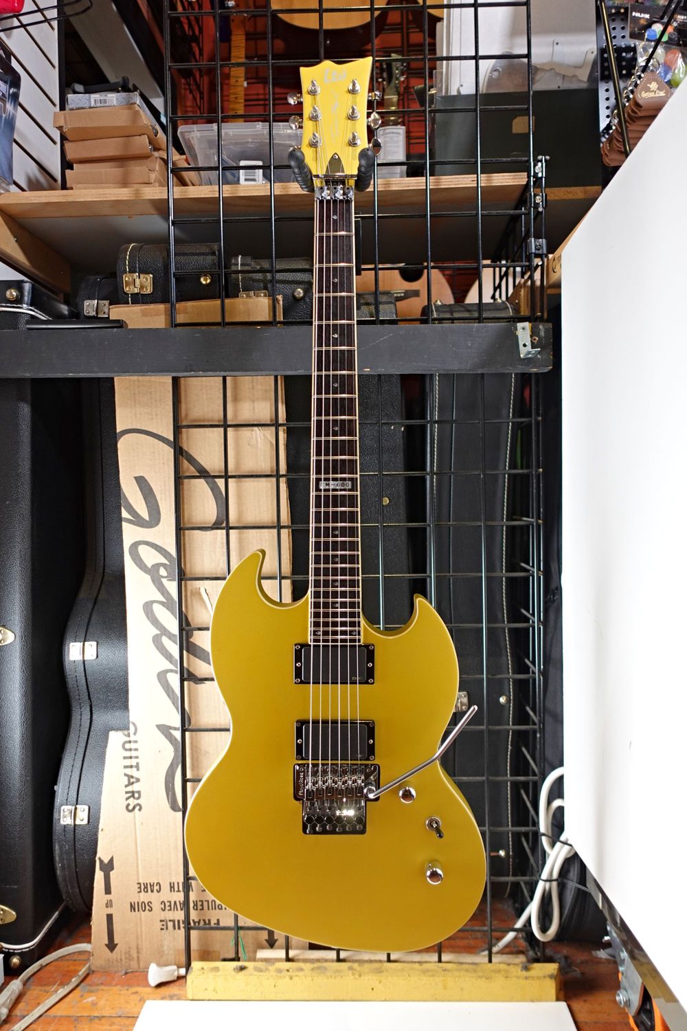 LTD TM-600 Travis Miguel Signature Viper - Matte Gold