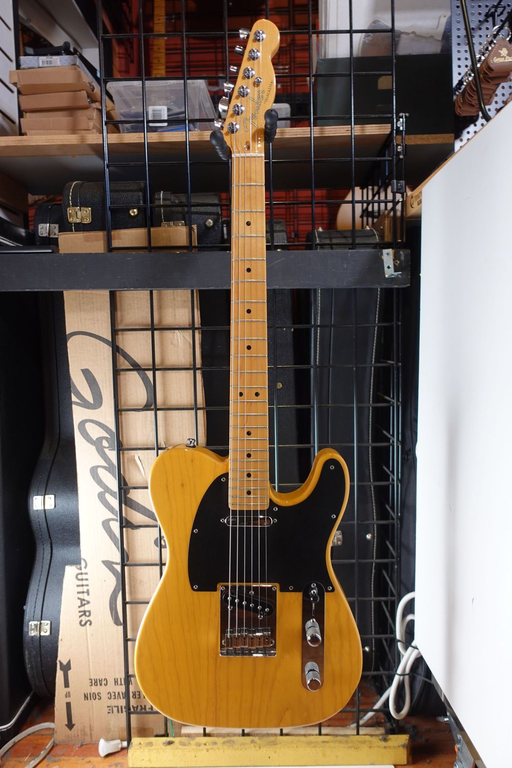 2014 Fender American Deluxe Telecaster Ash - Butterscotch Blonde w/ Tweed G&amp;G Case