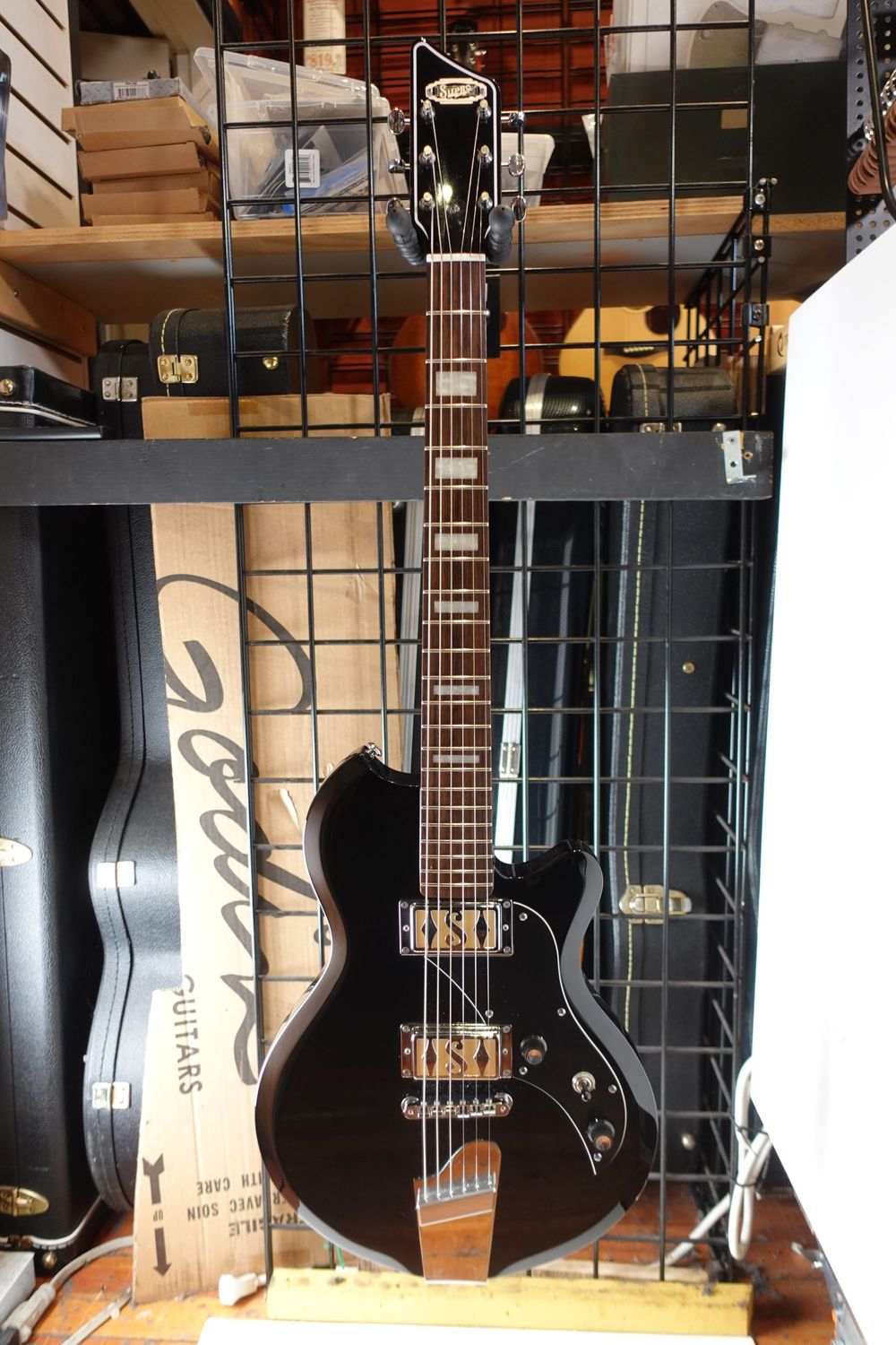 2016 Supro Island Series Westbury - Jet Black w/ Gigbag