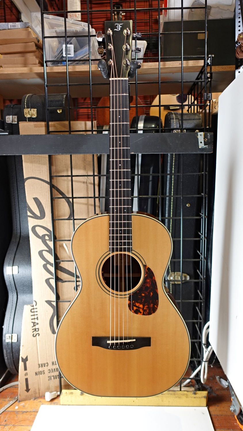 Furch Vintage 1 0017-SR w/ OHSC