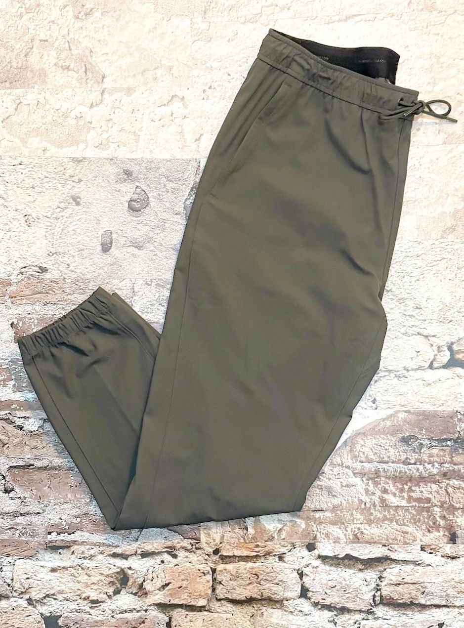 Stretch Warp Knit Coach&#39;s Classic Jogger, Color: Carbon, Size: Medium
